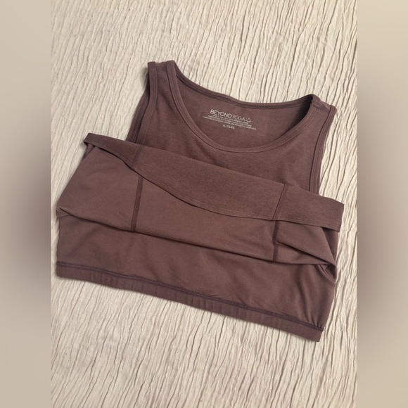 NEW BEYOND YOGA - Spacedye Motivate Cropped Tank with Built In Bra - Picture 4 of 8